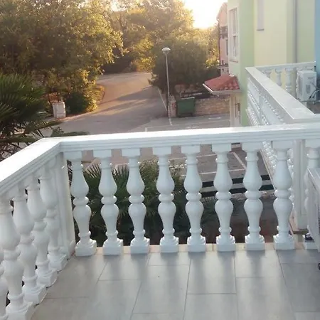 アパート In Duba With Terrace, Air Conditioning, Wifi, Washing Machine *