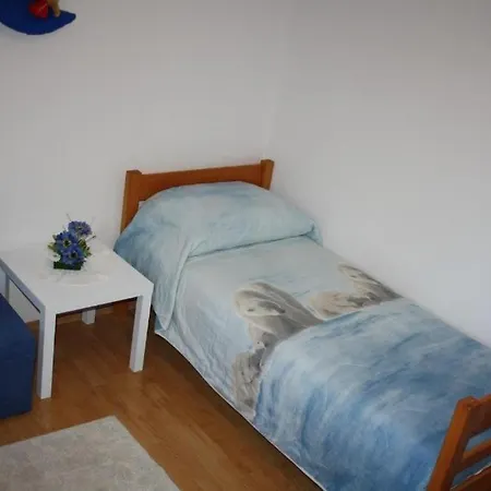 In Duba With Terrace, Air Conditioning, Wifi, Washing Machine アパート *